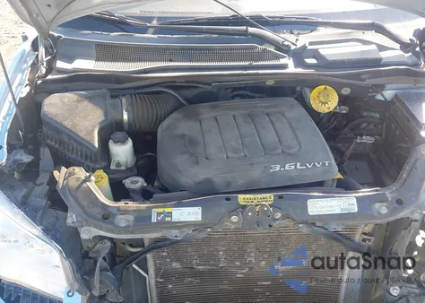 2013 Chrysler Town & Country Touring из США, поврежденный, VIN 2C4RC1BG0DR774968